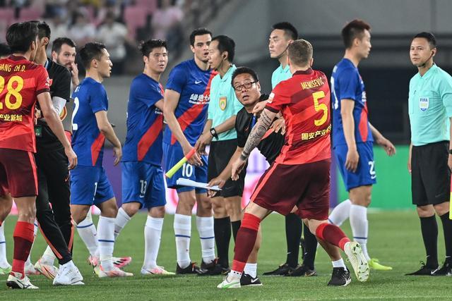 多特爆冷不敌倒数第二 沙欣若下课继任者是滕哈赫