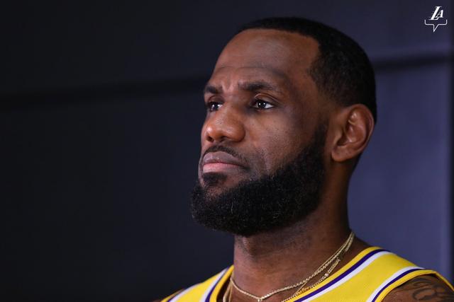 萨卡社媒晒照：重回胜利轨道！